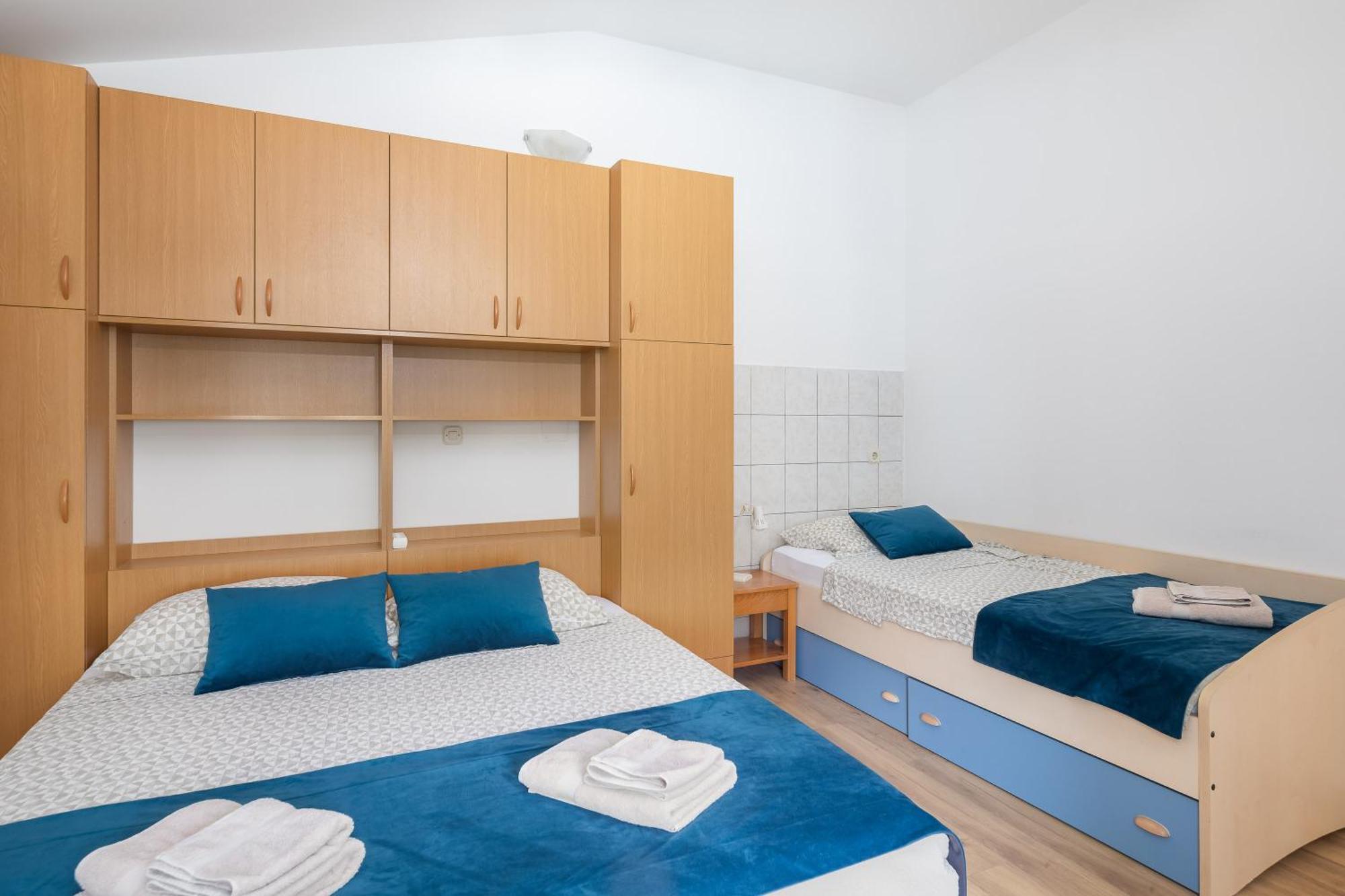 Apartments Near Central Beach With Free Parking Makarska Chambre photo