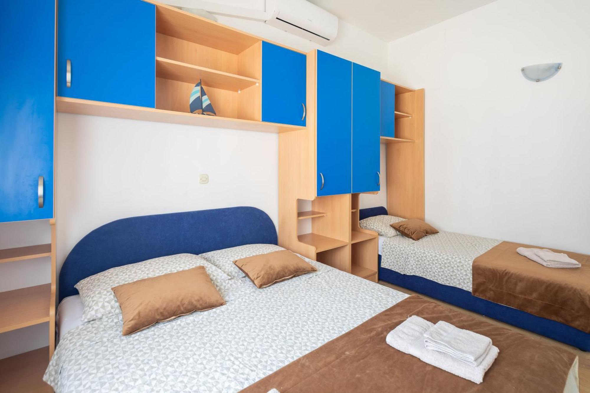 Apartments Near Central Beach With Free Parking Makarska Chambre photo