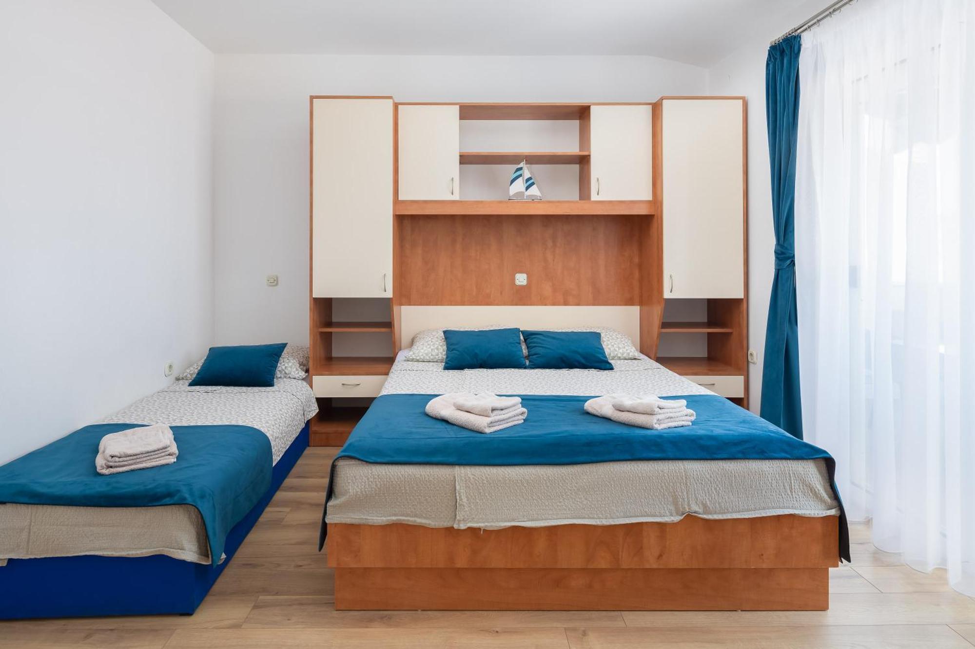 Apartments Near Central Beach With Free Parking Makarska Chambre photo